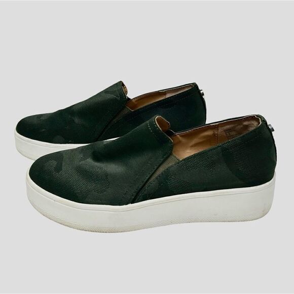 Steve Madden Camouflage Slip on Sneakers Dark Green Camo Skater Shoes Platforms - Picture 1 of 9